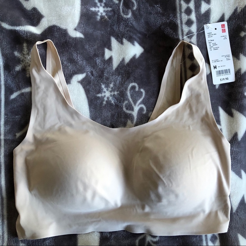 UNIQLO WOMEN RELAX WIRELESS BRA IN BEIGE